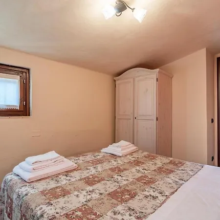 Awesome In Montefiore Dellaso With Jacuzzi Casa vacanze *
