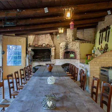Awesome In Montefiore Dellaso With Jacuzzi Casa vacanze *