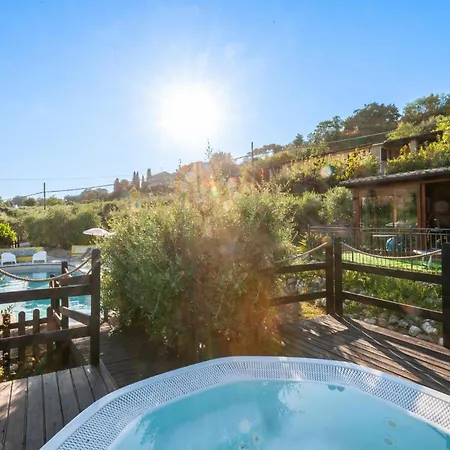 Casa vacanze Awesome In Montefiore Dellaso With Jacuzzi *